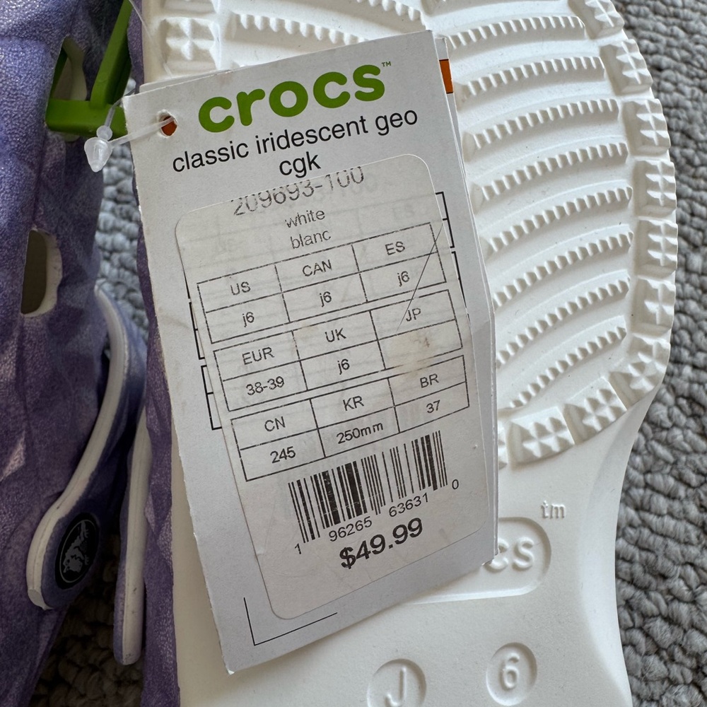 crocs classic clog in iridescent geo - Picture 4 of 4